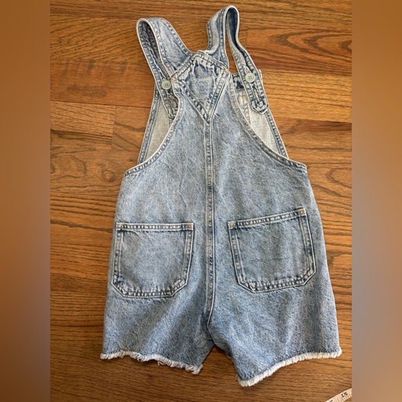 GAP Medium Wash Denim Overalls Kids Unisex Size‎ Medium (5) Cotton Frayed Hem - Picture 3 of 7